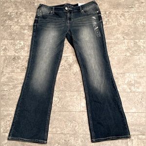 NWT - Vanity baby boot jeans. Size 31, short.